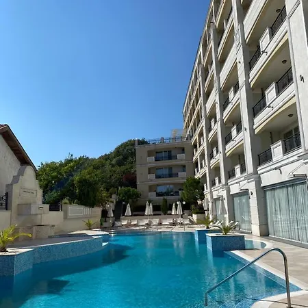 Private By The Sea With A Large Terrace In Hotel! Apartamento