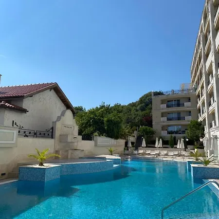 Private By The Sea With A Large Terrace In Hotel! Apartment *