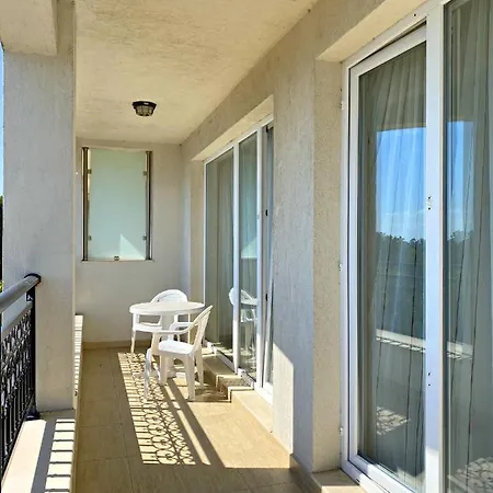 Private By The Sea With A Large Terrace In Hotel! Apartment Pomorie
